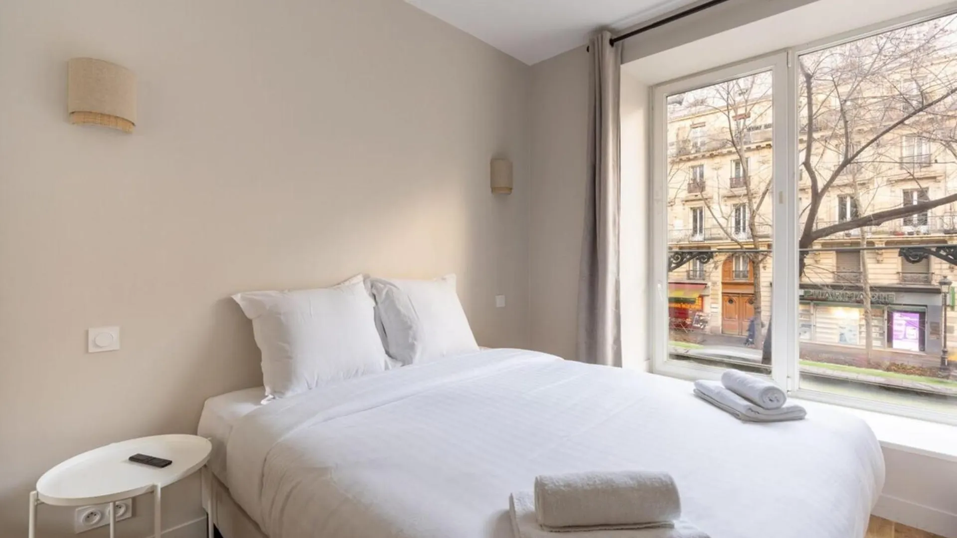 Modern Open-air Near Montmartre باريس